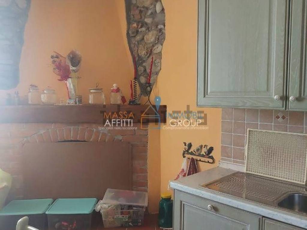 casa indipendente in vendita a Massa in zona Castagnola