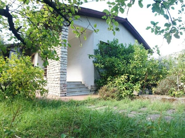 casa indipendente in vendita a Massa in zona Centro Storico