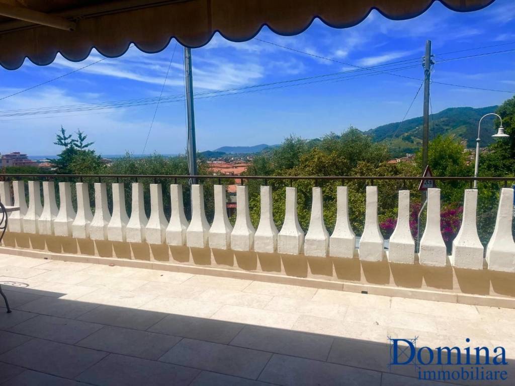 appartamento in vendita a Massa in zona Centro Storico