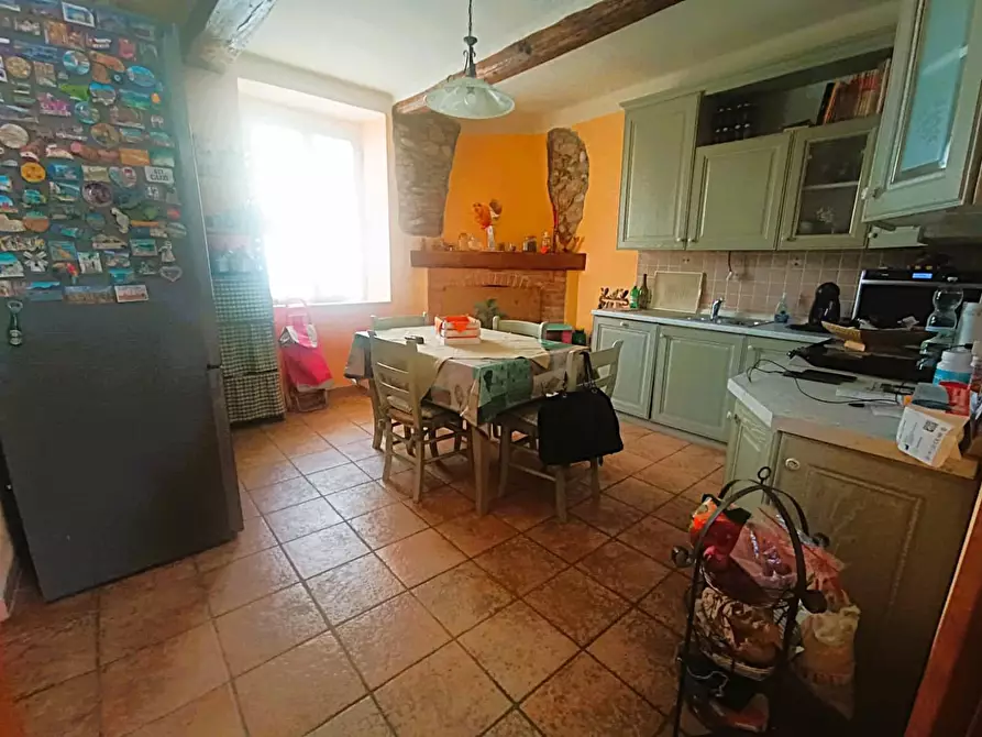 casa indipendente in vendita a Massa in zona Castagnola