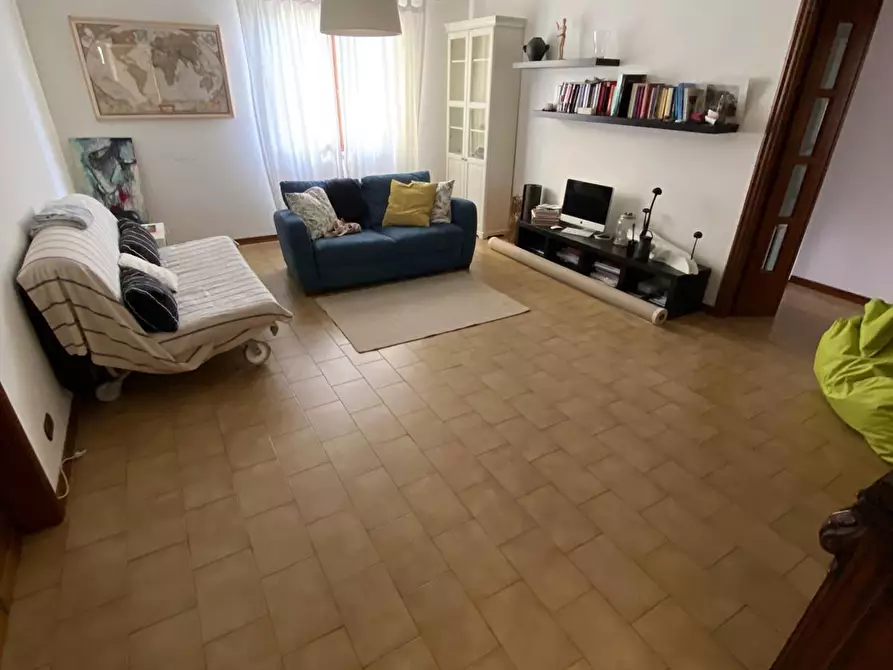 appartamento in vendita a Massa in zona Castagnola