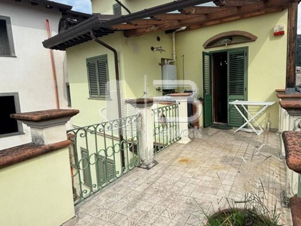 casa indipendente in vendita a Massa in zona Castagnola
