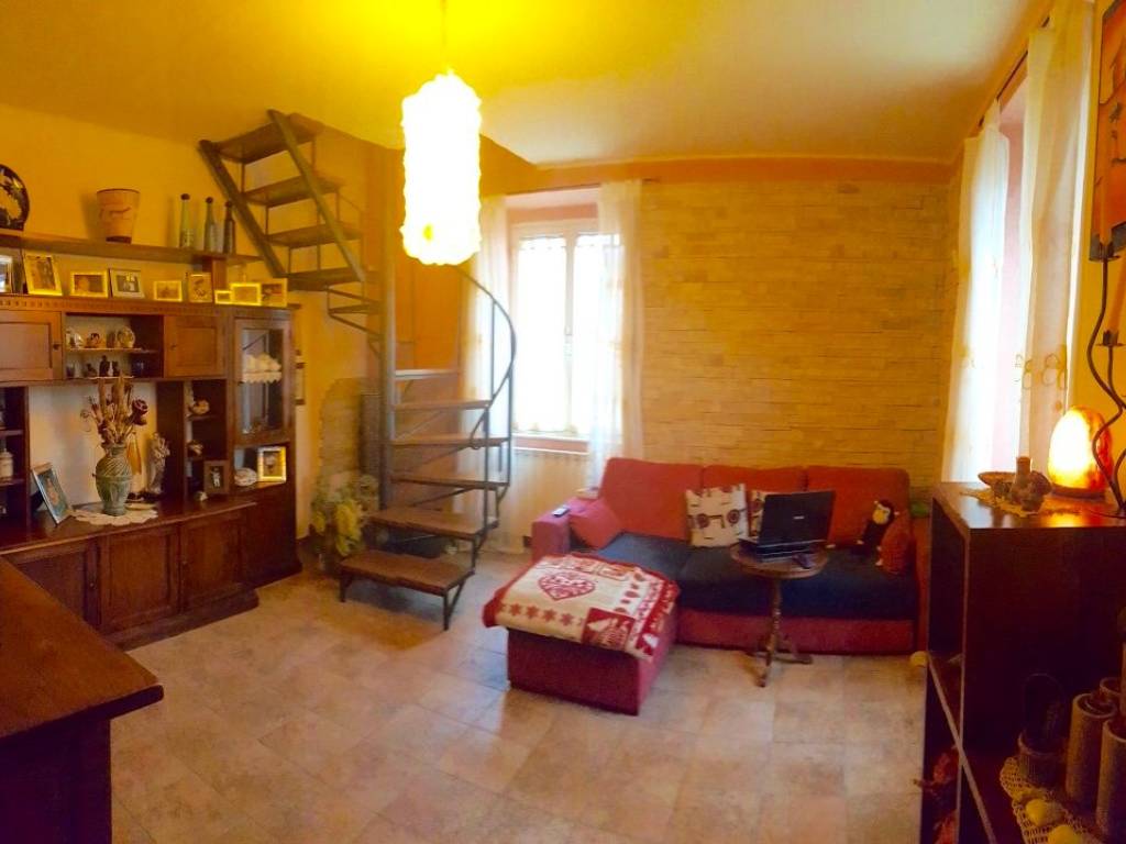 casa indipendente in vendita a Massa in zona Mirteto