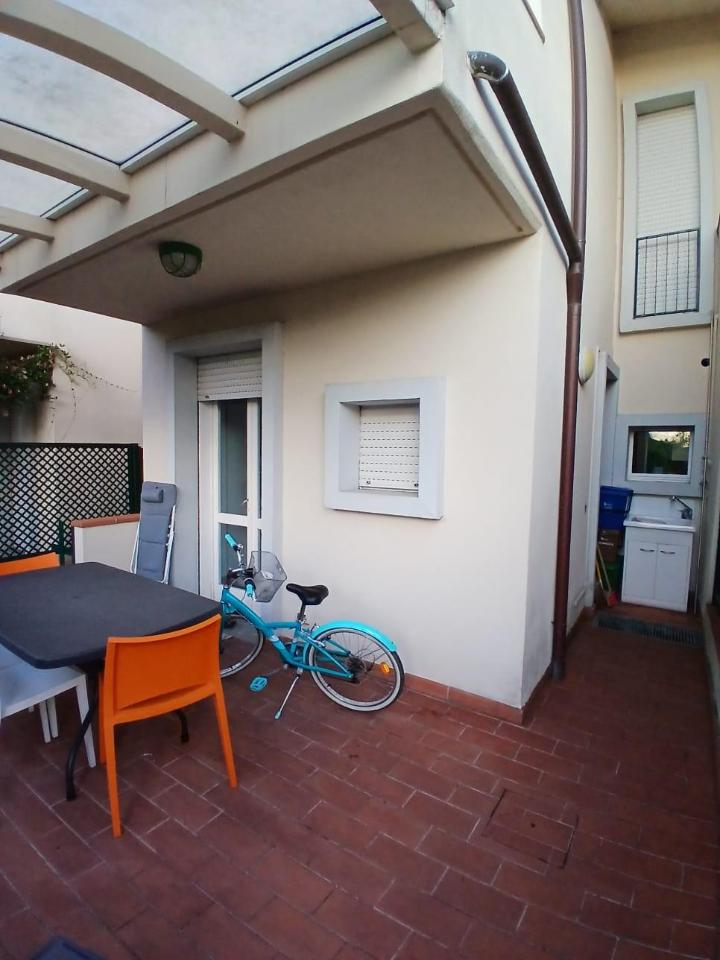 casa indipendente in vendita a Massa in zona Poveromo