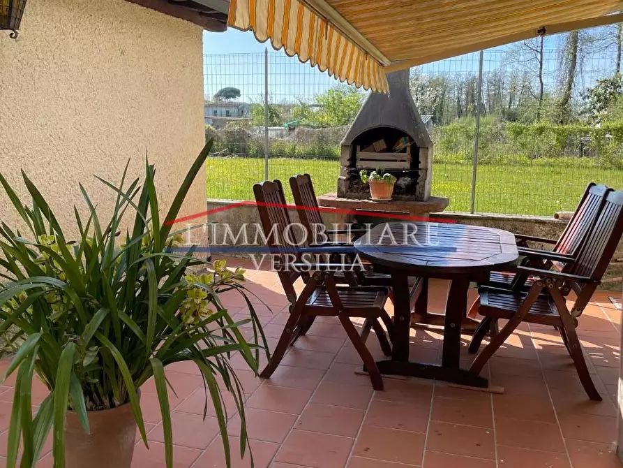 casa indipendente in vendita a Massa in zona Marina di Massa