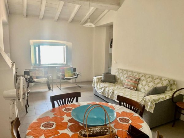 appartamento in vendita a Massa in zona Borgo del Ponte