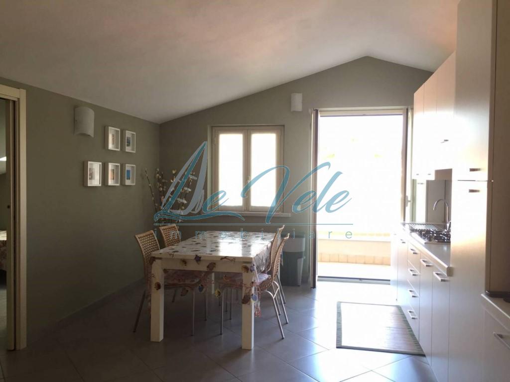 appartamento in vendita a Massa in zona Marina di Massa