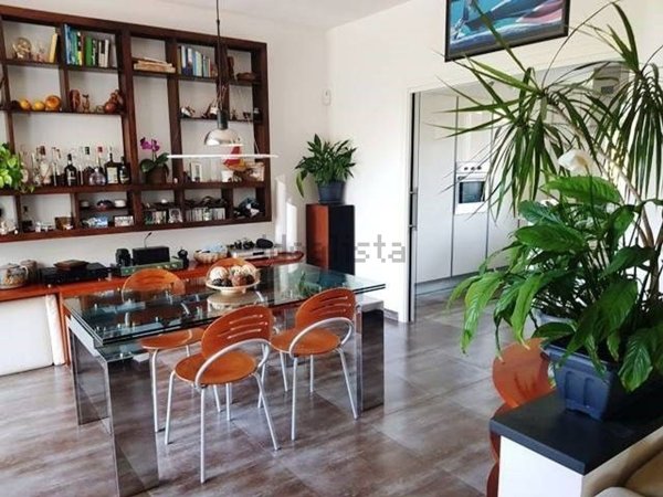 casa indipendente in vendita a Massa in zona Marina di Massa