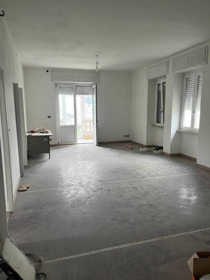 appartamento in vendita a Massa in zona Centro Storico