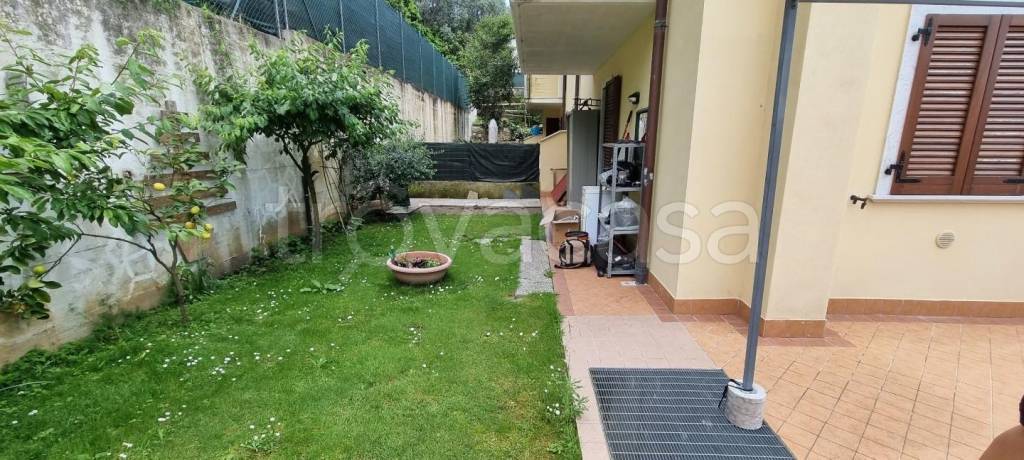 casa indipendente in vendita a Massa
