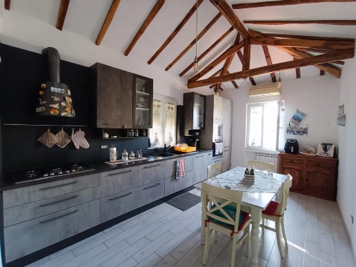 appartamento in vendita a Massa in zona Centro Storico