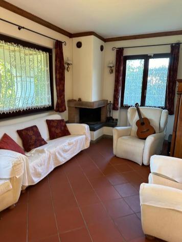 casa indipendente in vendita a Massa