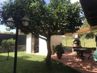 casa indipendente in vendita a Massa in zona Marina di Massa