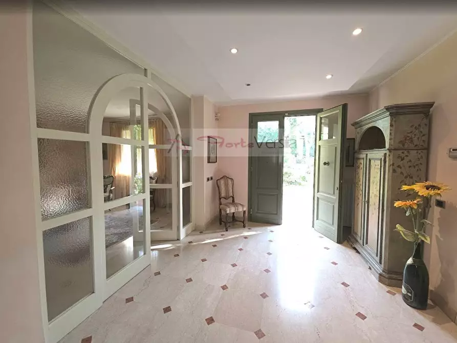 casa indipendente in vendita a Massa in zona Marina dei Ronchi