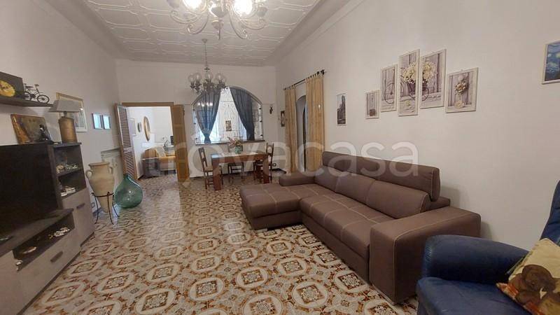 casa indipendente in vendita a Massa in zona Marina di Massa