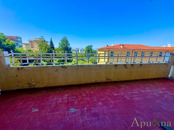 appartamento in vendita a Massa in zona Centro Storico