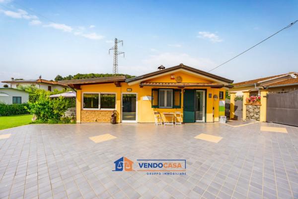 casa indipendente in vendita a Massa in zona Mirteto