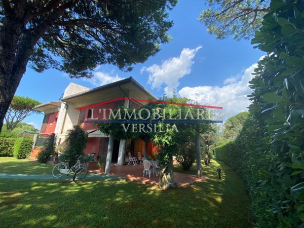 casa indipendente in vendita a Massa in zona Marina dei Ronchi