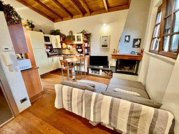 appartamento in vendita a Massa in zona Marina dei Ronchi