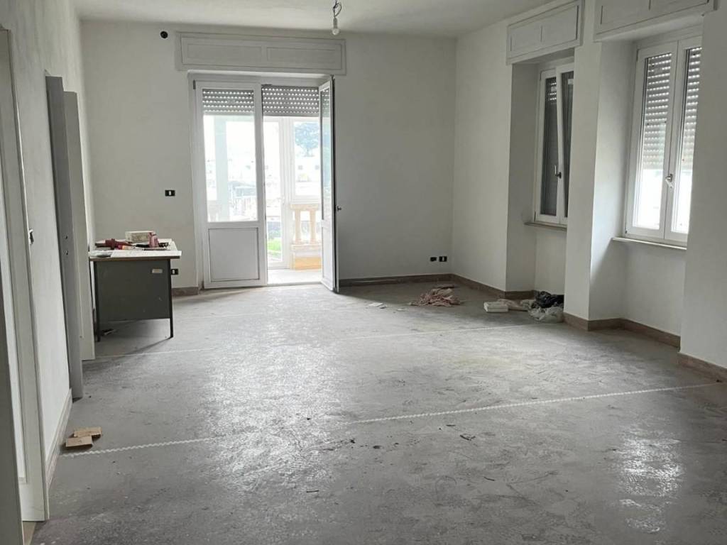 casa indipendente in vendita a Massa in zona Romagnano