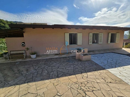 casa indipendente in vendita a Massa in zona Mirteto