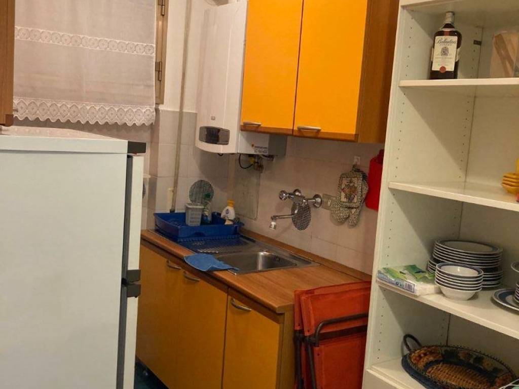 appartamento in vendita a Massa in zona Marina dei Ronchi