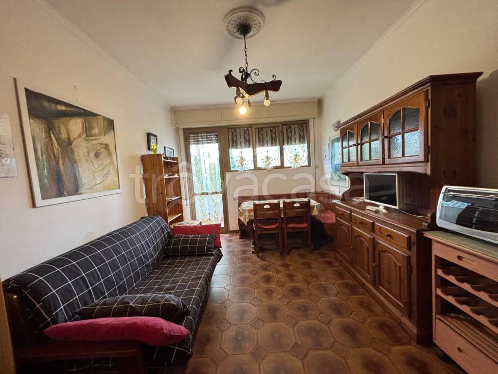 appartamento in vendita a Massa in zona Marina di Massa