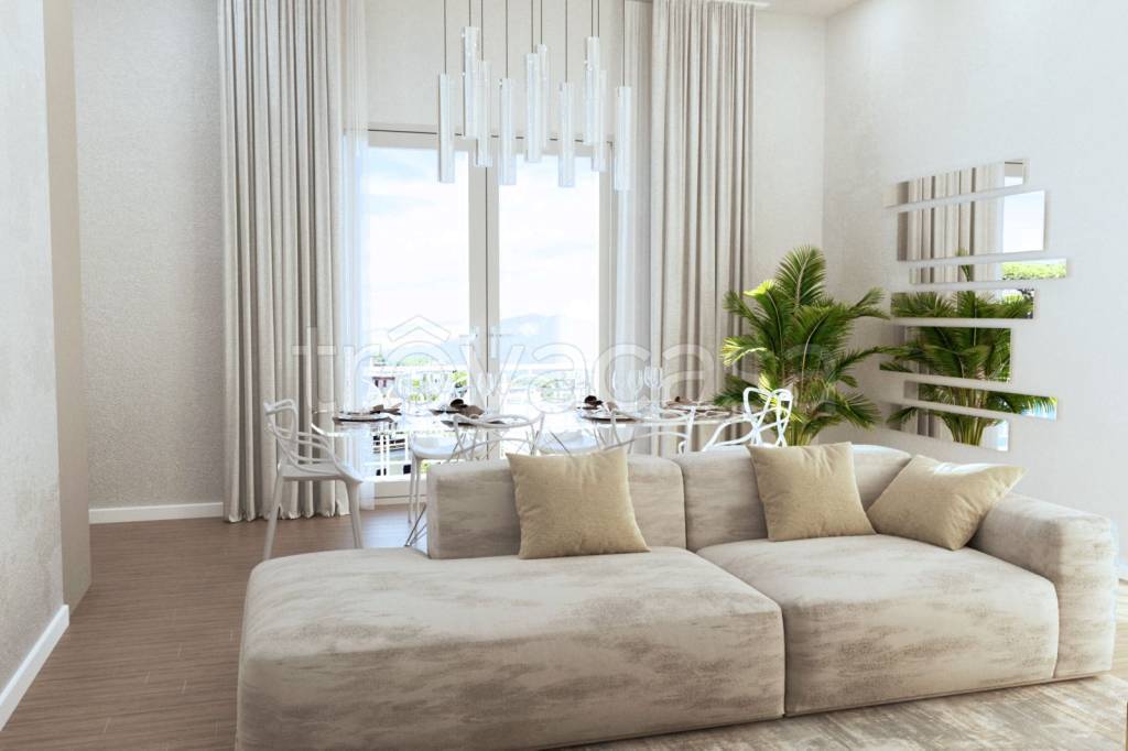 appartamento in vendita a Massa in zona Poveromo