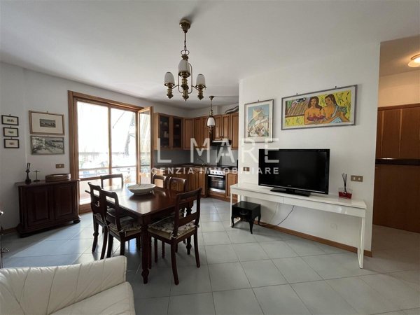 appartamento in vendita a Massa in zona Marina dei Ronchi