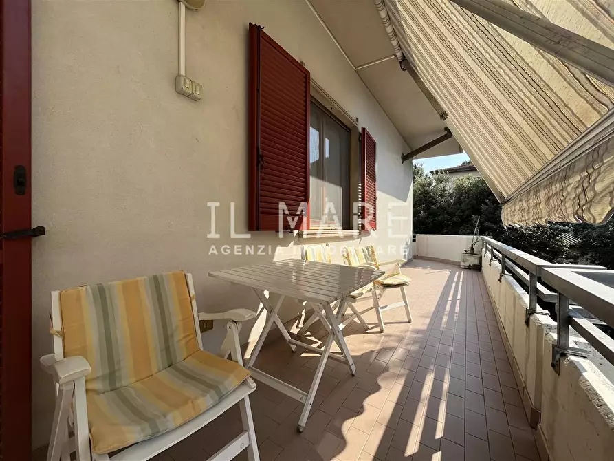 appartamento in vendita a Massa in zona Marina dei Ronchi