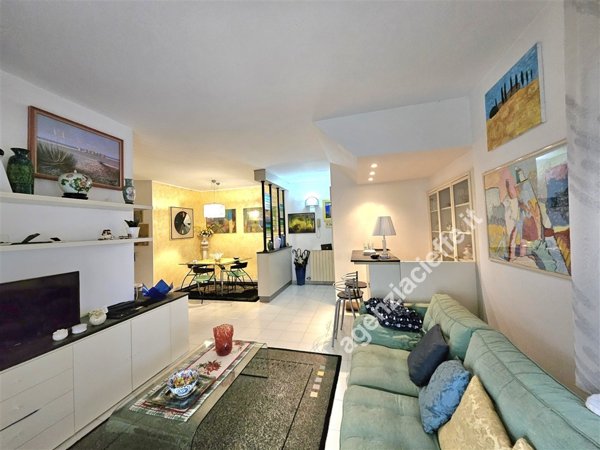 appartamento in vendita a Massa in zona Centro Storico