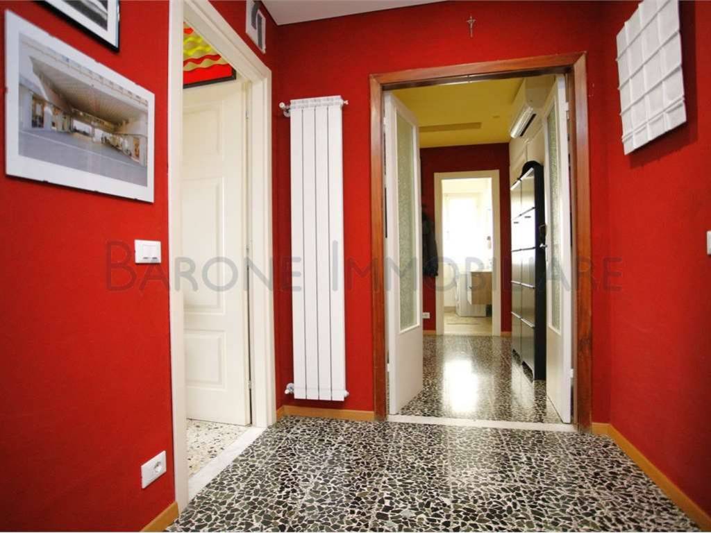 appartamento in vendita a Massa in zona Centro Storico