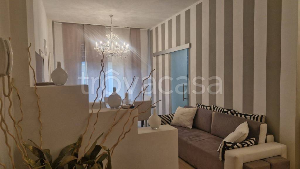 appartamento in vendita a Massa in zona Marina dei Ronchi