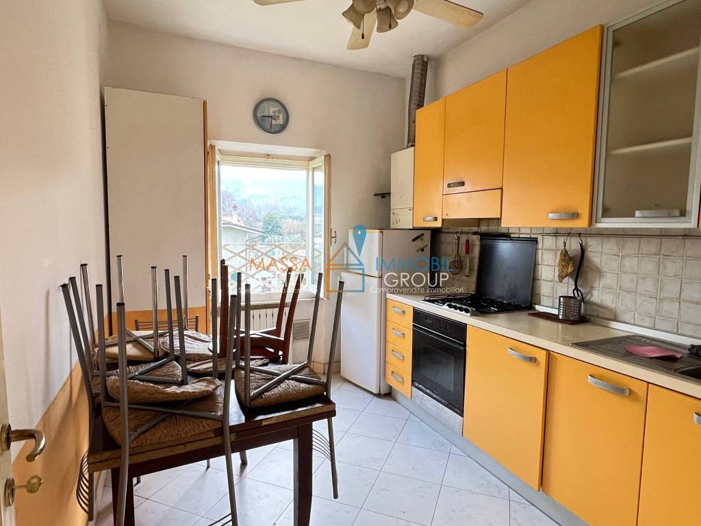 casa indipendente in vendita a Massa in zona Marina dei Ronchi