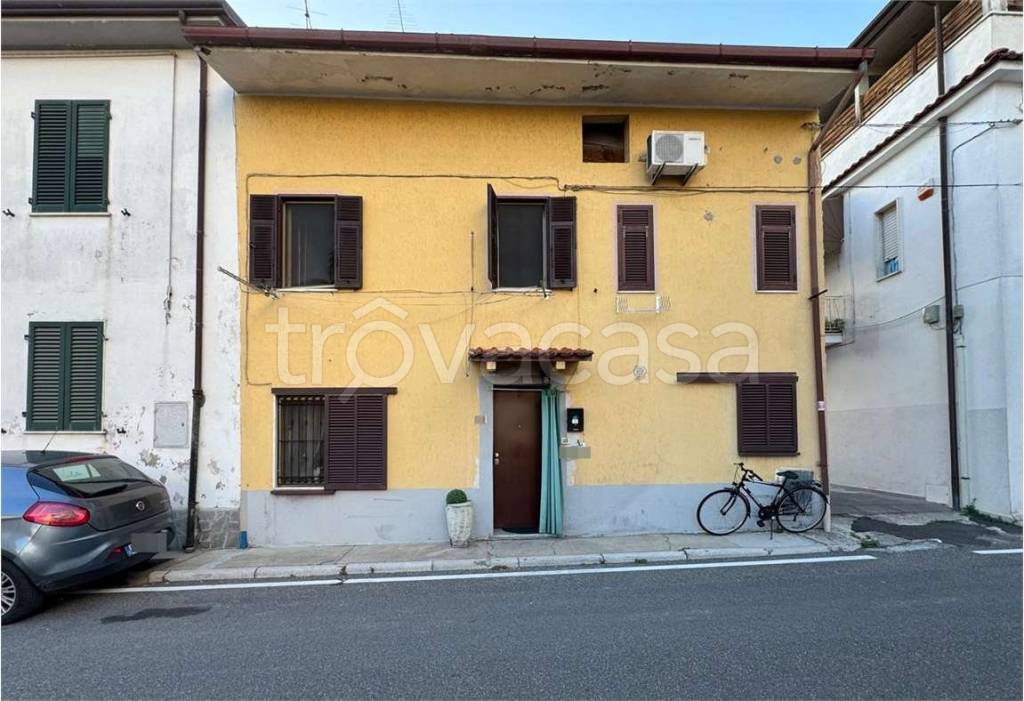 casa indipendente in vendita a Massa in zona Mirteto