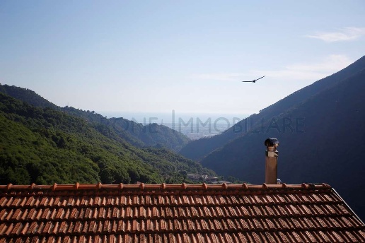 casa indipendente in vendita a Massa