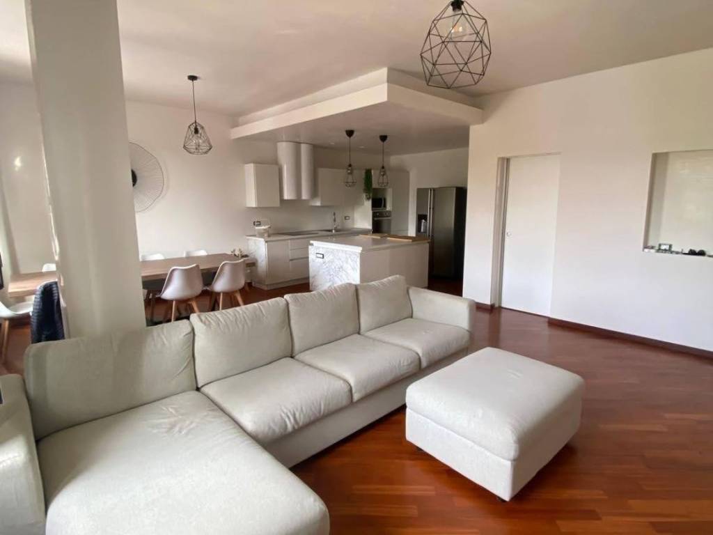 appartamento in vendita a Massa in zona Marina di Massa