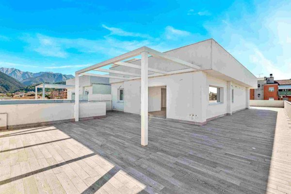 appartamento in vendita a Massa in zona Marina di Massa