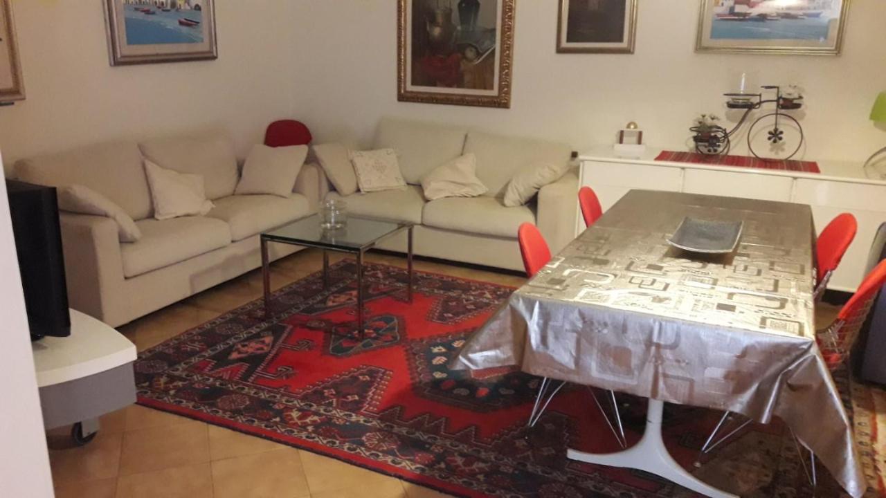 appartamento in vendita a Massa in zona Marina di Massa