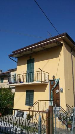 appartamento in vendita a Massa in zona Antona