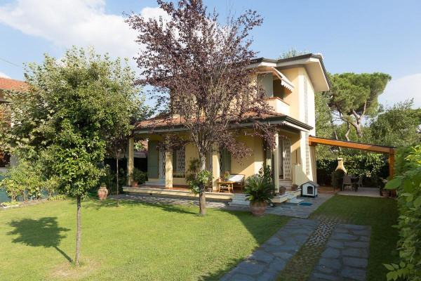 casa indipendente in vendita a Massa in zona Antona