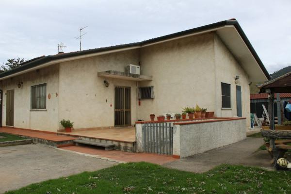 casa indipendente in vendita a Massa in zona Antona