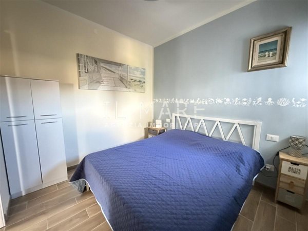 appartamento in vendita a Massa in zona Marina dei Ronchi