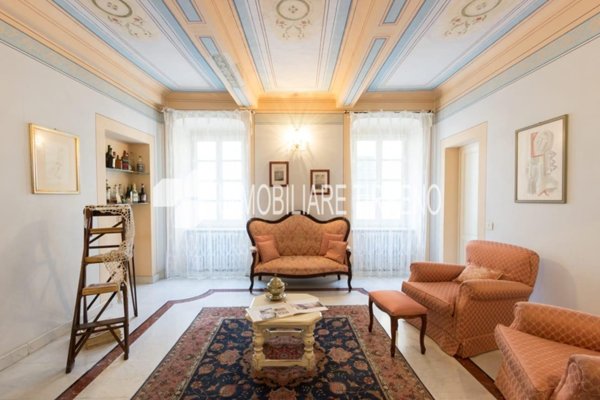 casa indipendente in vendita a Massa in zona Centro Storico