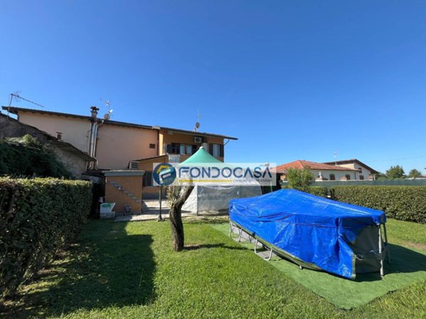 casa indipendente in vendita a Massa