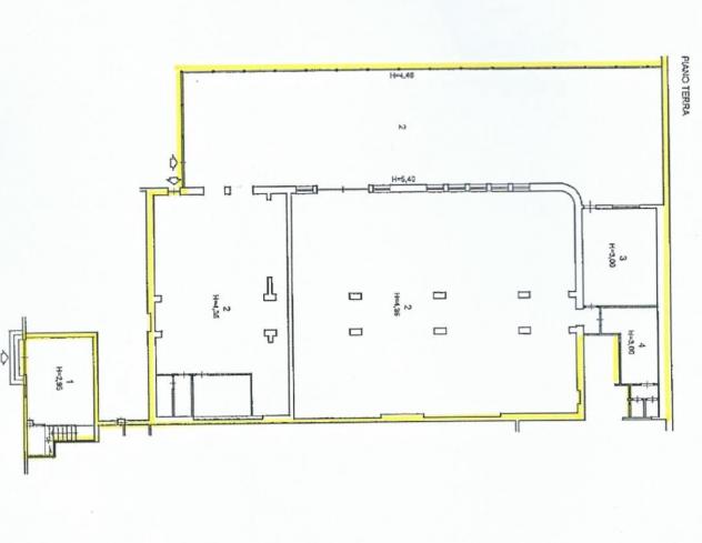 locale di sgombero in vendita a Massa