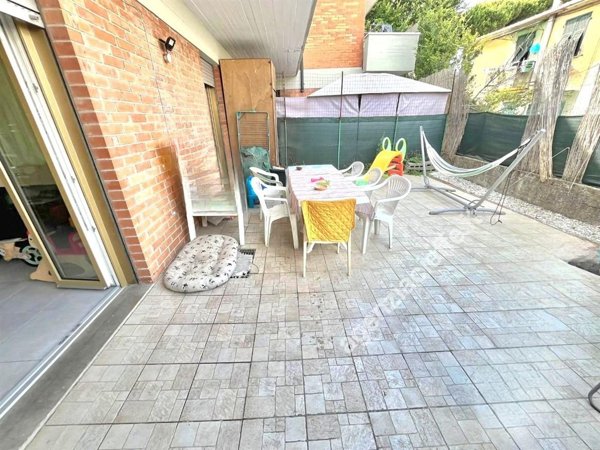 appartamento in vendita a Massa in zona Marina di Massa