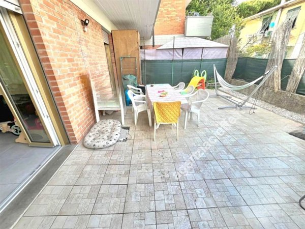 appartamento in vendita a Massa in zona Marina di Massa