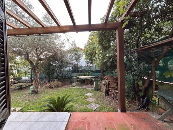 appartamento in vendita a Massa in zona Marina di Massa
