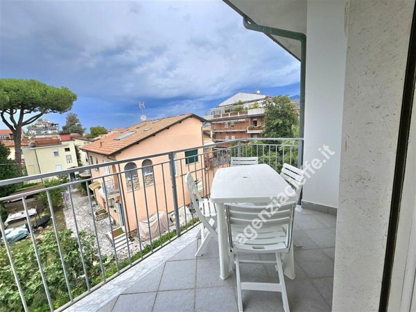appartamento in vendita a Massa in zona Marina di Massa